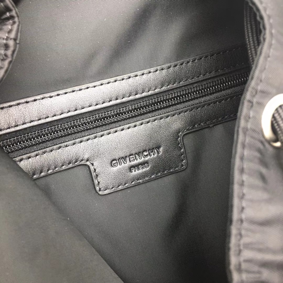 ジバンシィ「Givenchy」バッグ おしゃれなメンズリュックサック