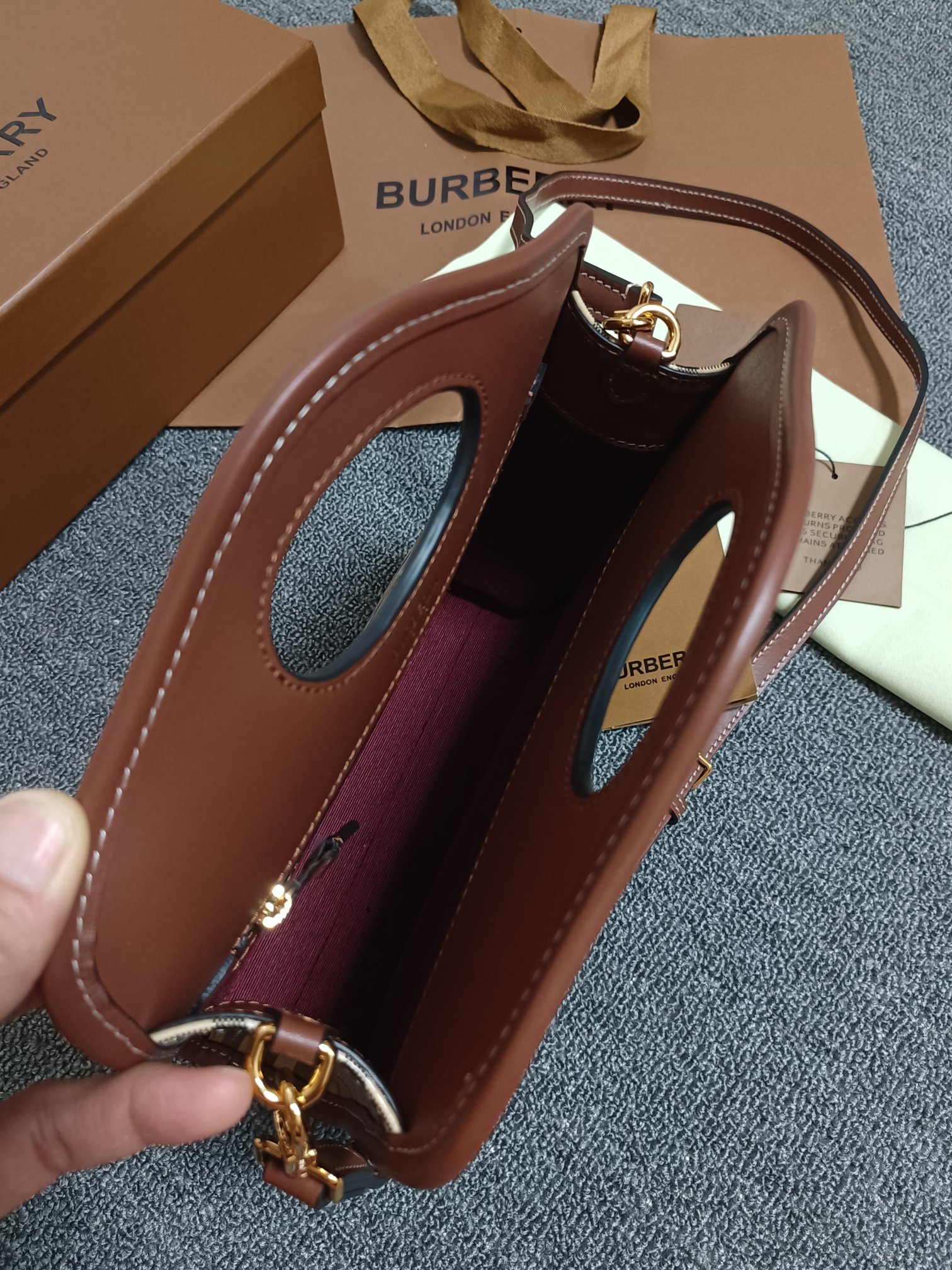 バーバリー「Burberry」バッグ レディース おしゃれ ショルダーバッグ