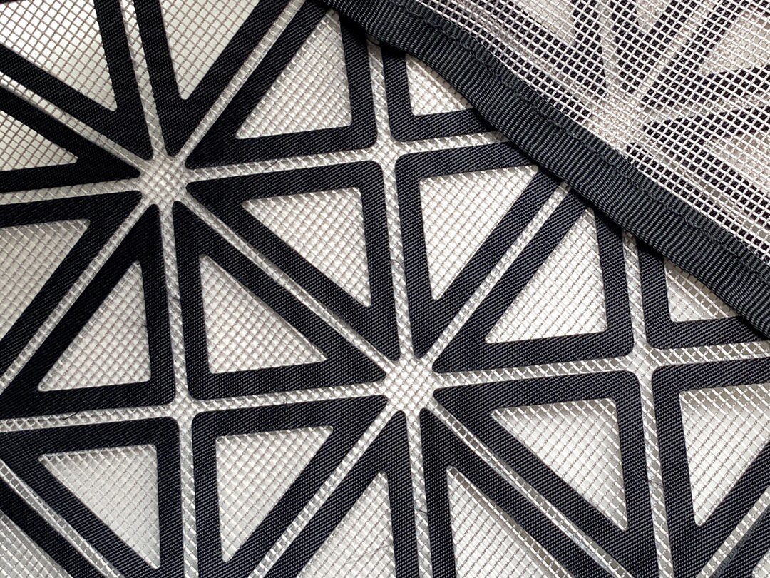 イッセイミヤケ「Issey Miyake」バッグ レディース おしゃれ ショルダーバッグ