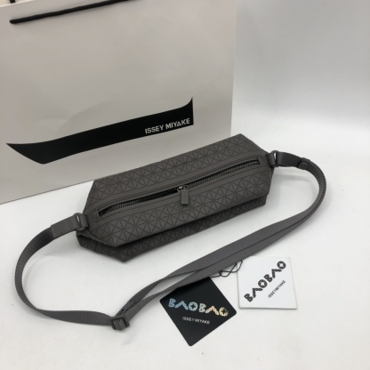 イッセイミヤケ「Issey Miyake」バッグ レディース おしゃれ ショルダーバッグ