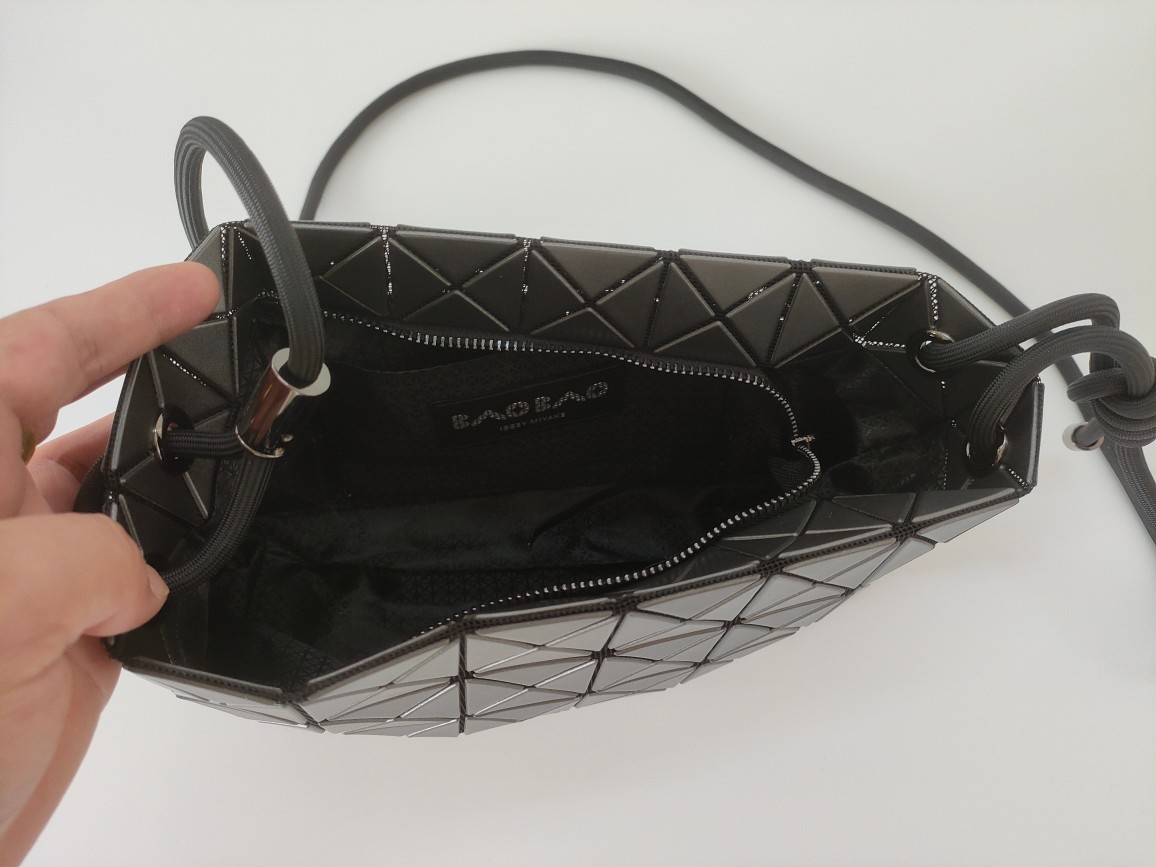イッセイミヤケ「Issey Miyake」バッグ レディース おしゃれ ショルダーバッグ