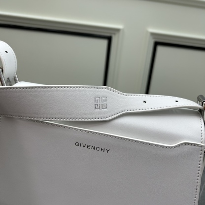 ジバンシィ「Givenchy」バッグ レディース おしゃれ ショルダーバッグ