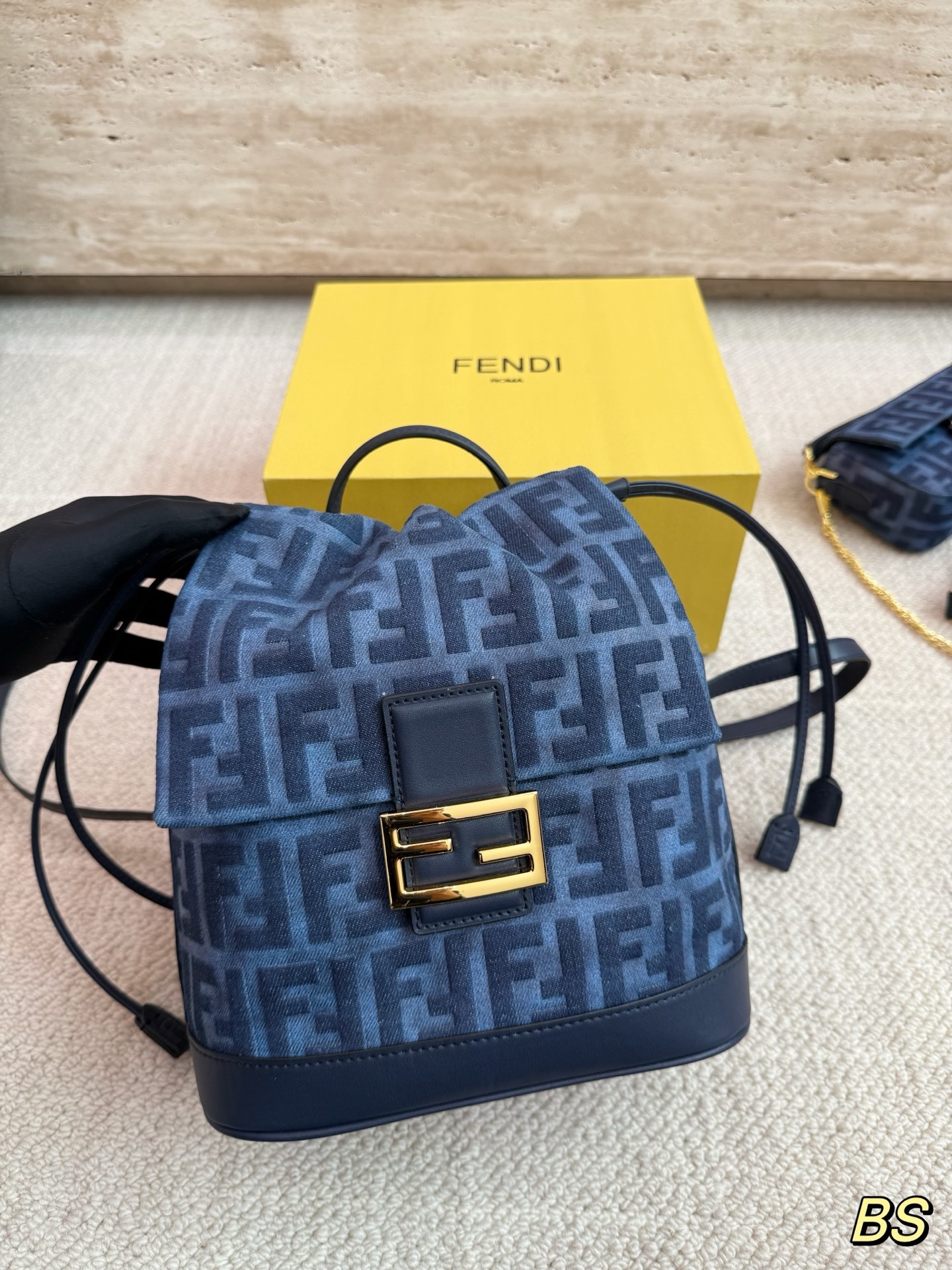 フェンディ「Fendi」バッグ リュック