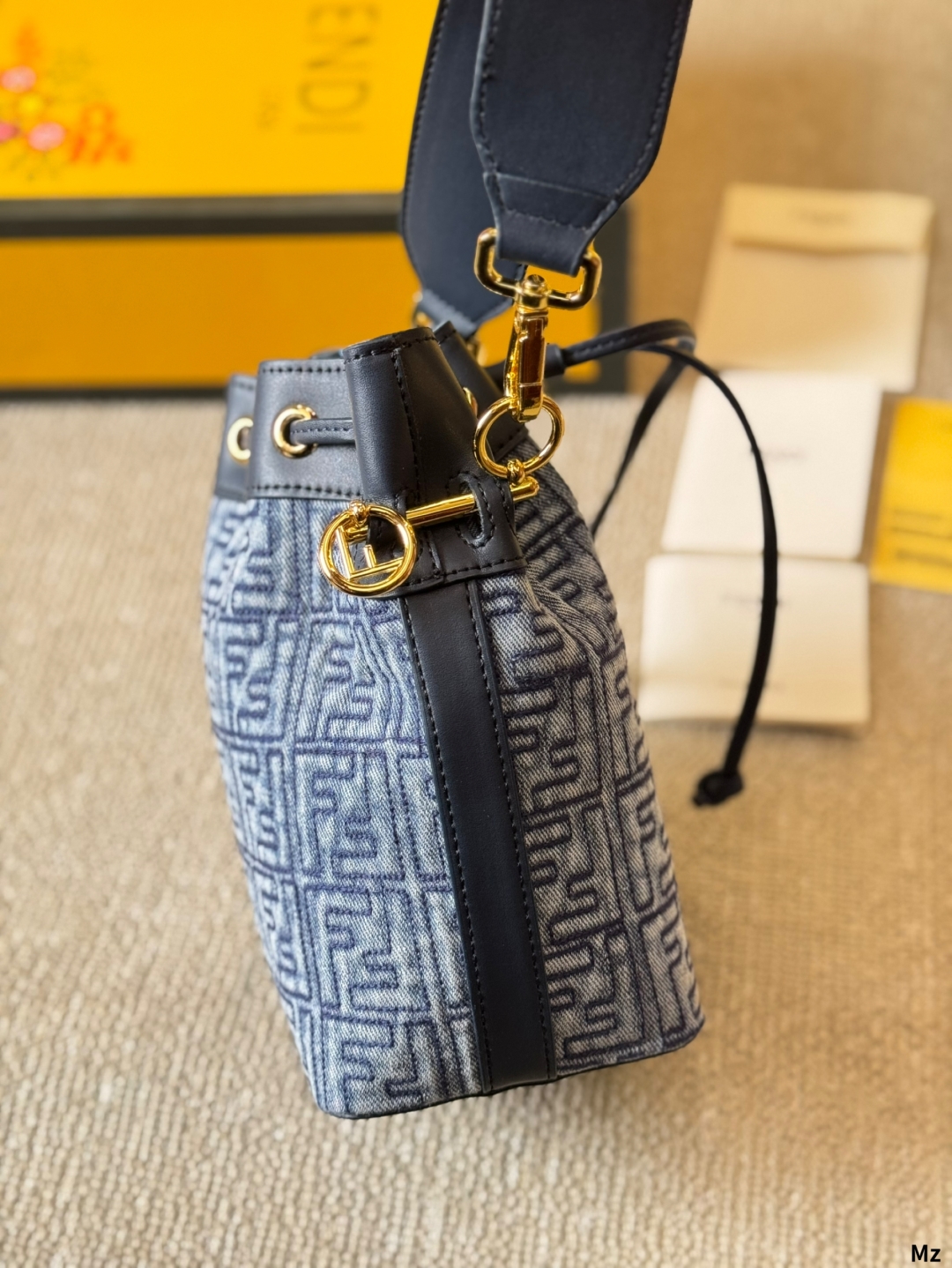 フェンディ「Fendi」バッグ クロスボディバッグ