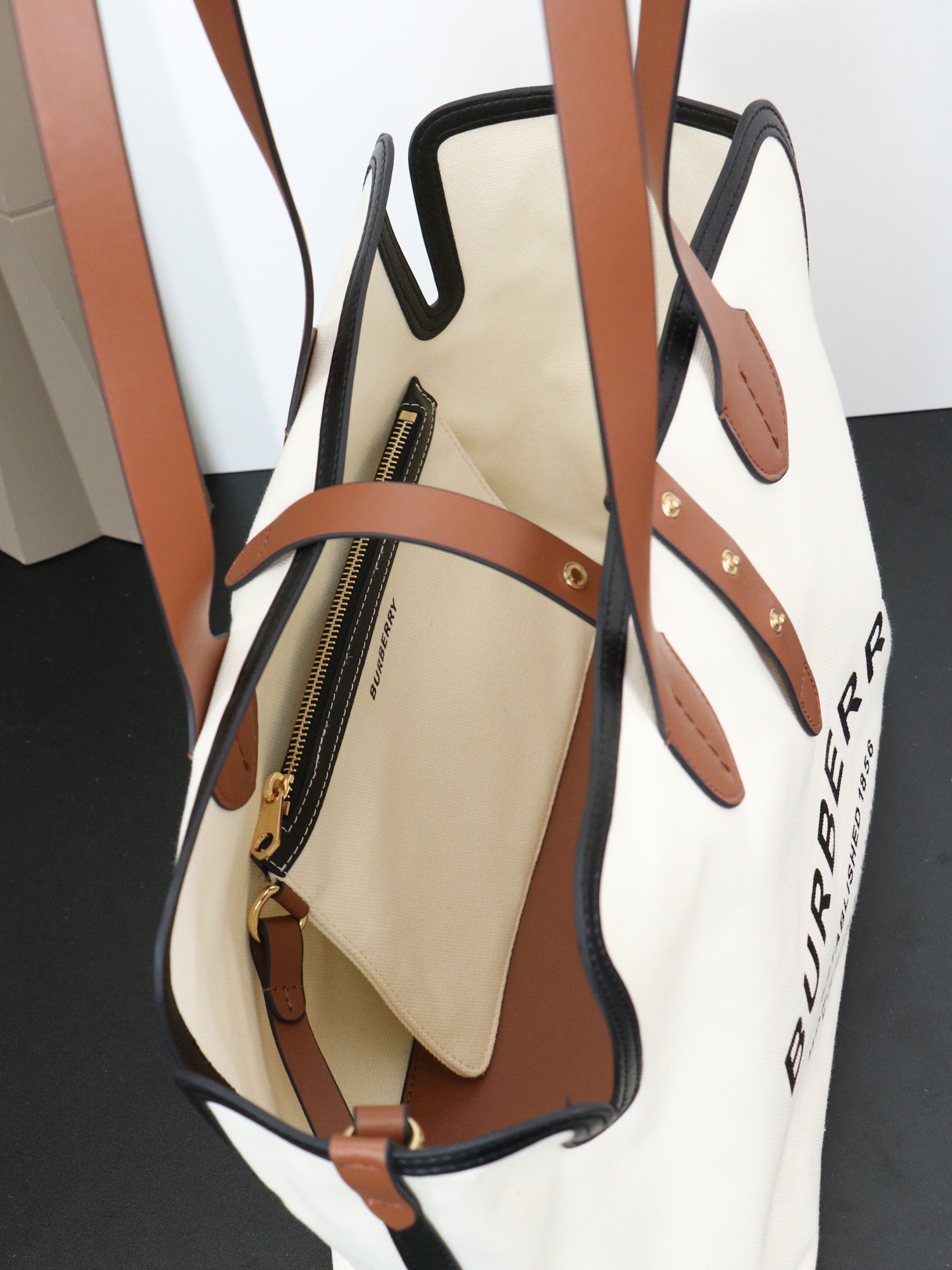 バーバリー「Burberry」バッグ レディース おしゃれ ショルダーバッグ