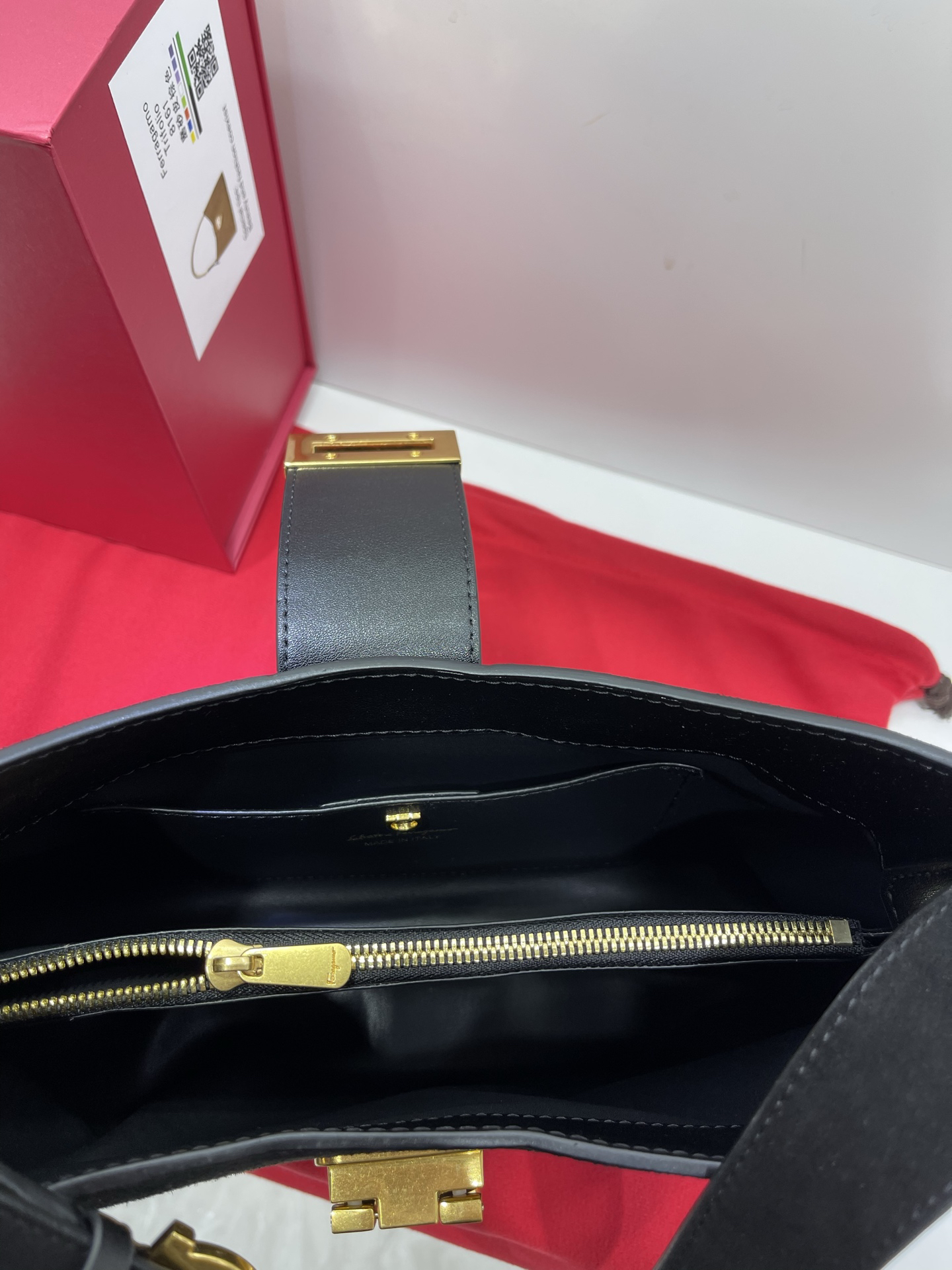 フェラガモ「Ferragamo」バッグ レディース おしゃれ ショルダーバッグ