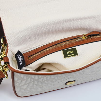 フェンディ「Fendi」ショルダーバッグ