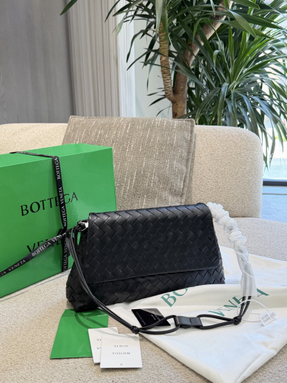 ボッテガ ヴェネタ「Bottega Veneta」バッグ レディース おしゃれ ショルダーバッグ
