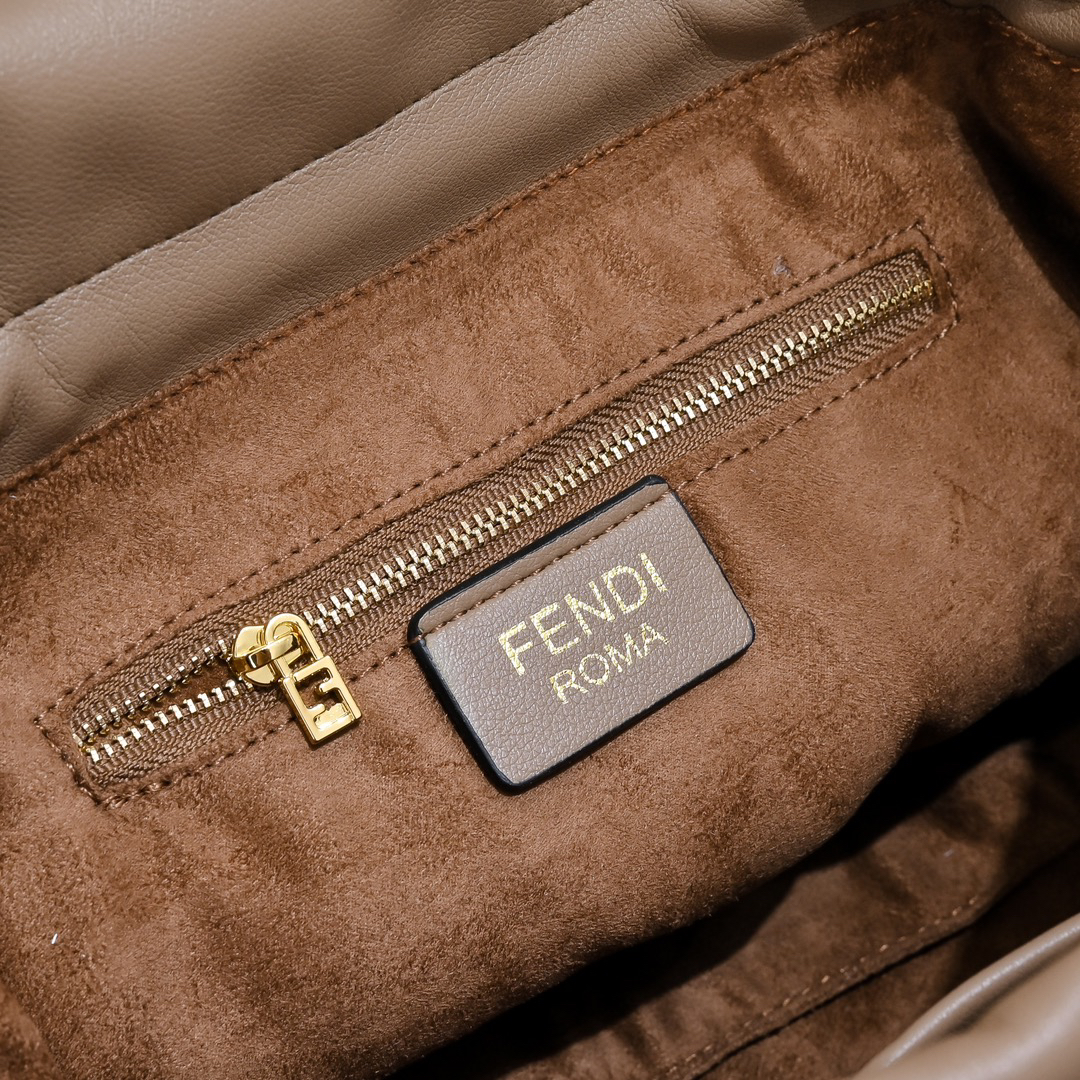 フェンディ「Fendi」バッグ ハンドバッグ