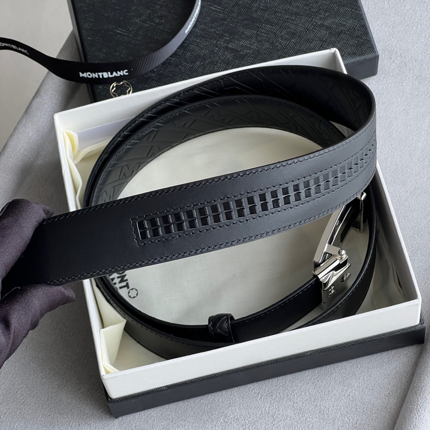 モンブラン「Montblanc」ベルト 黒と茶色の両面レザーベルト
