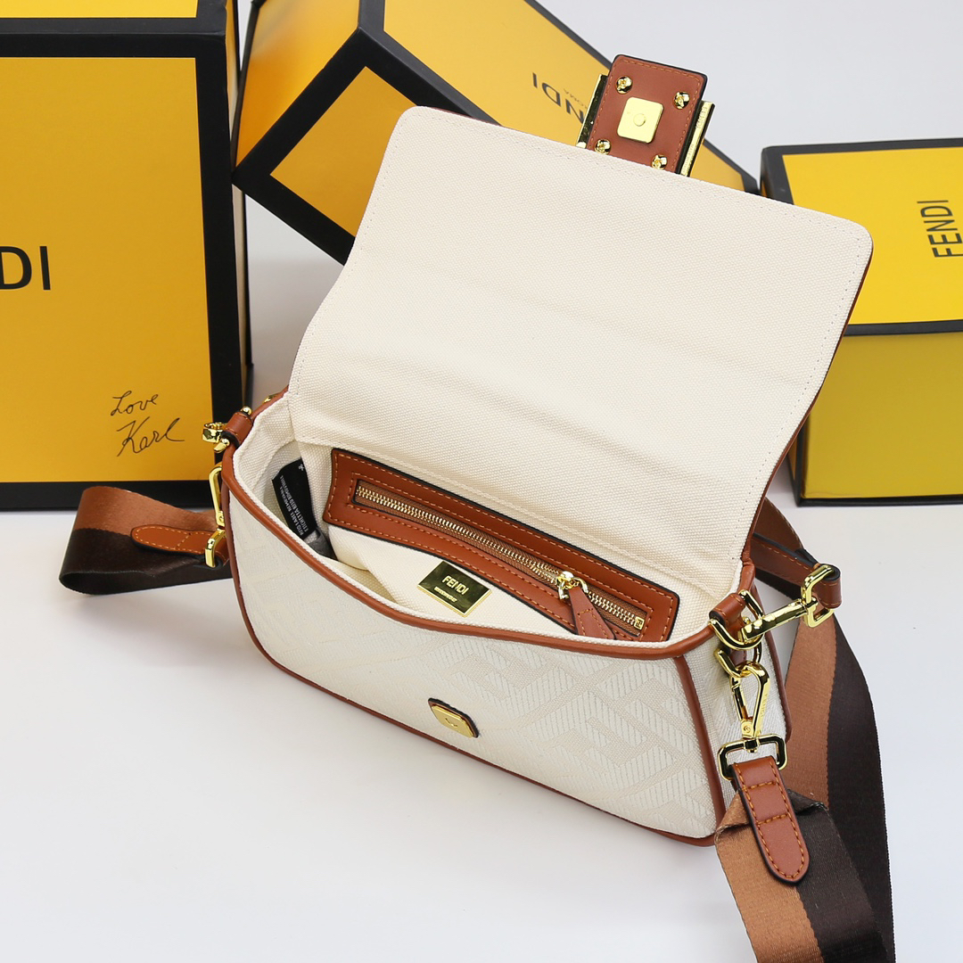 フェンディ「Fendi」ショルダーバッグ