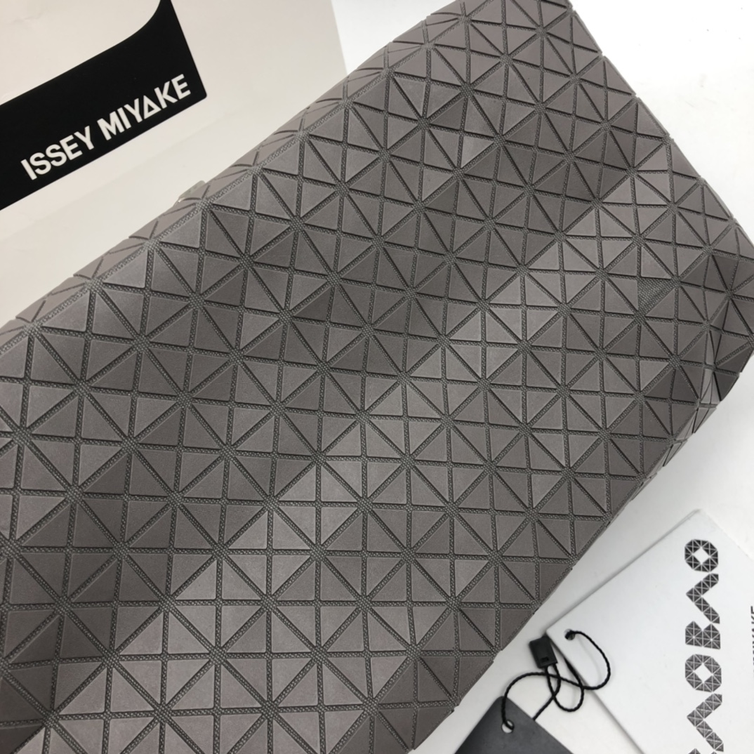 イッセイミヤケ「Issey Miyake」バッグ レディース おしゃれ ショルダーバッグ