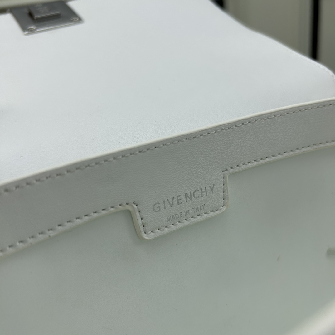 ジバンシィ「Givenchy」バッグ レディース おしゃれ ショルダーバッグ