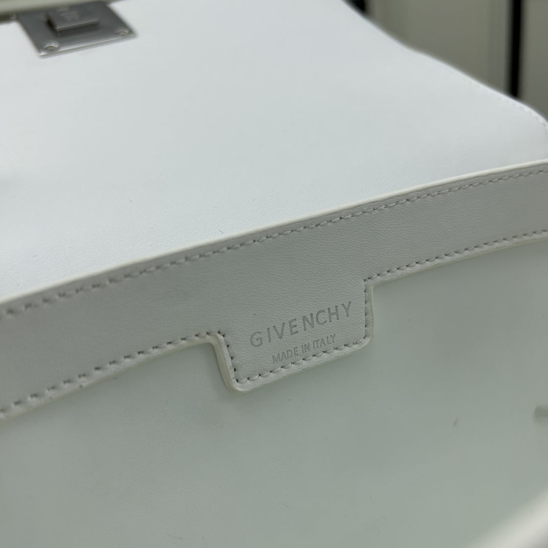 ジバンシィ「Givenchy」バッグ レディース おしゃれ ショルダーバッグ