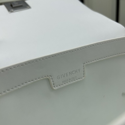 ジバンシィ「Givenchy」バッグ レディース おしゃれ ショルダーバッグ