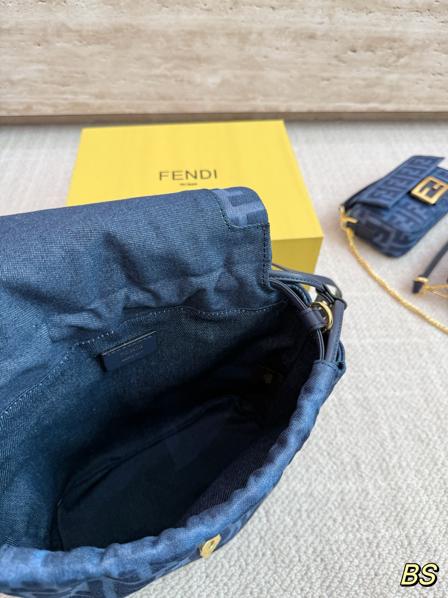 フェンディ「Fendi」バッグ リュック