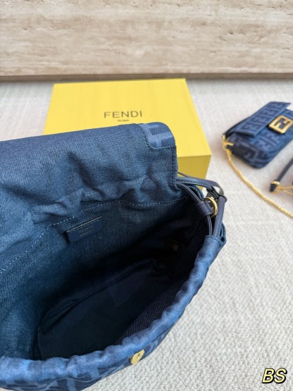 フェンディ「Fendi」バッグ リュック