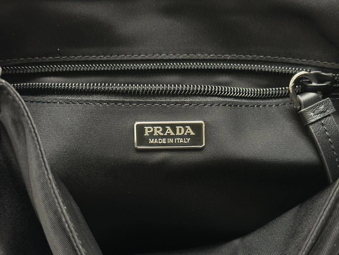プラダ「Prada」バッグ メンズバッグ