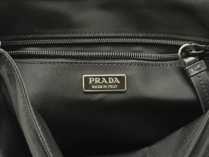 プラダ「Prada」バッグ メンズバッグ