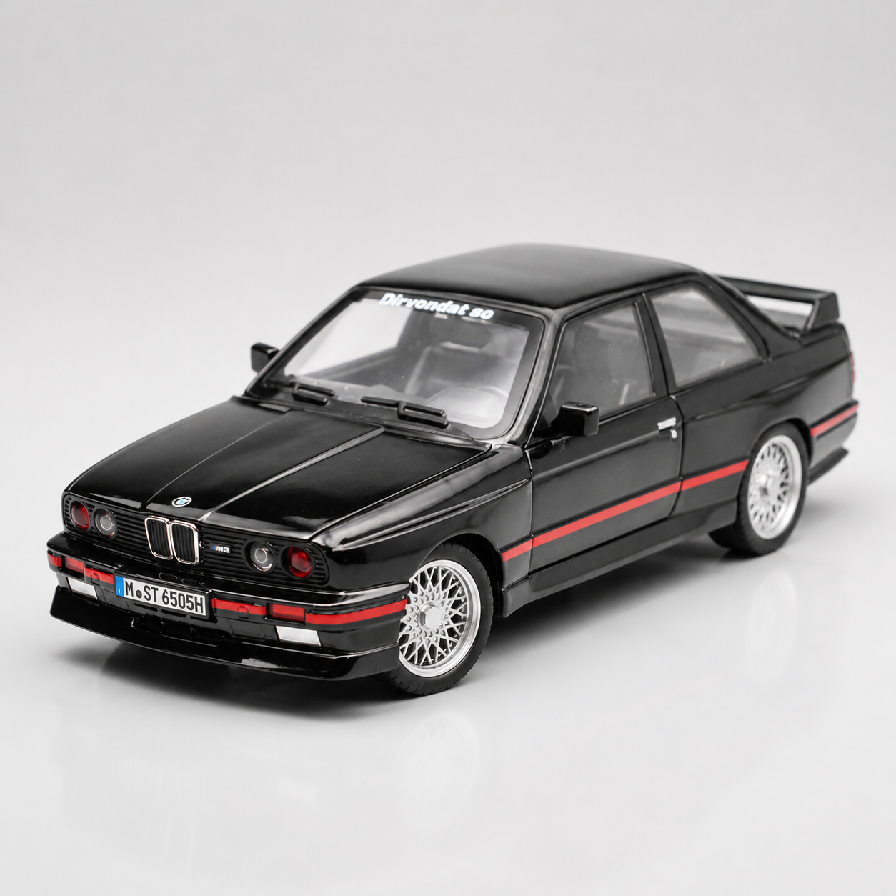 【1/24 ‎BMW E30 M3 】比例1/24經典款 寶馬E30 M3 合金汽車模型 