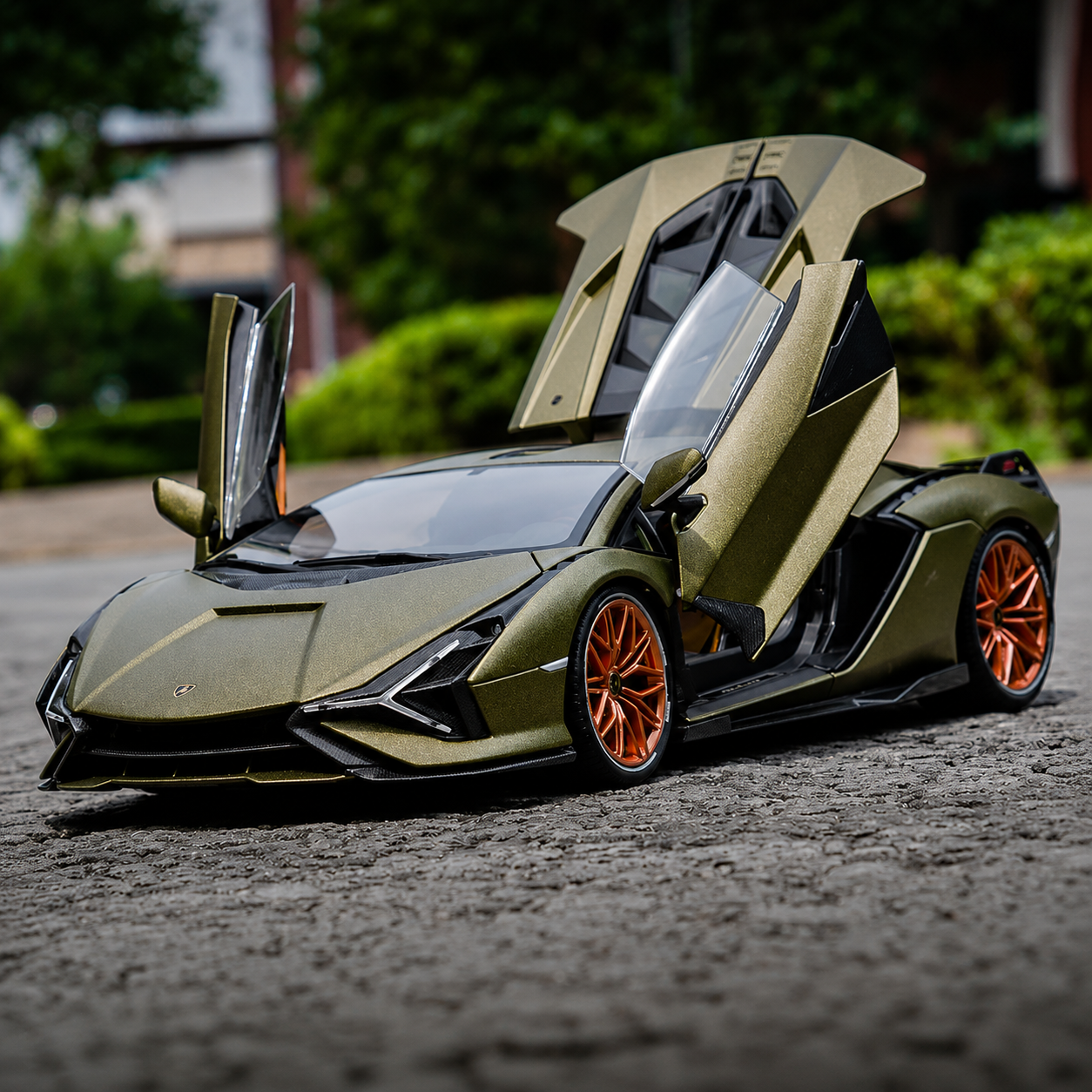 【1:24 ‎Lamborghini SIÁN FKP 37  】比例1:24兰博基尼FKP37超跑合金汽車模型 合金材質 車門模擬設計 橡膠材質輪胎 重力按壓開啟車燈