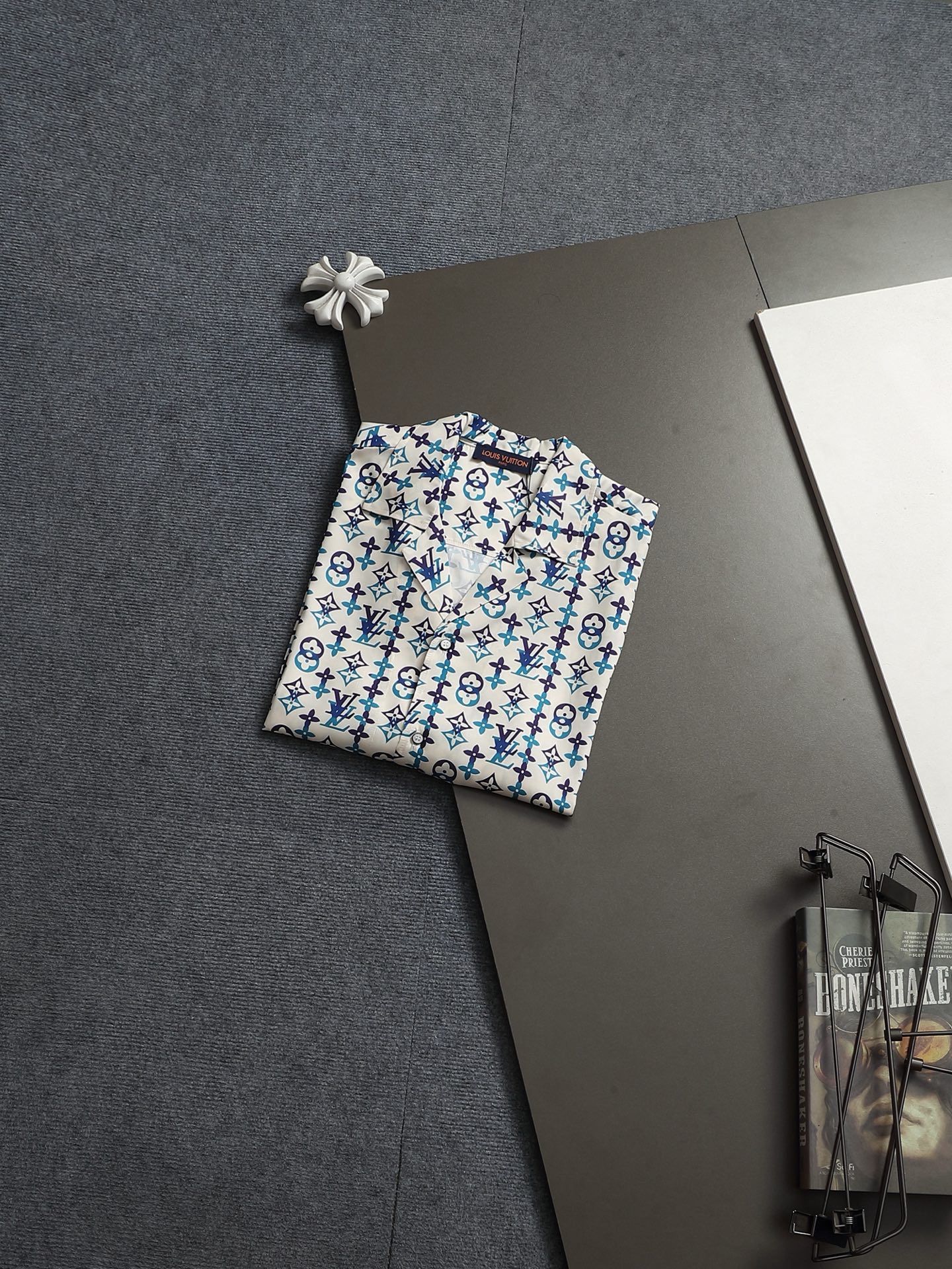 【LOUIS VUITTON】半袖シャツ