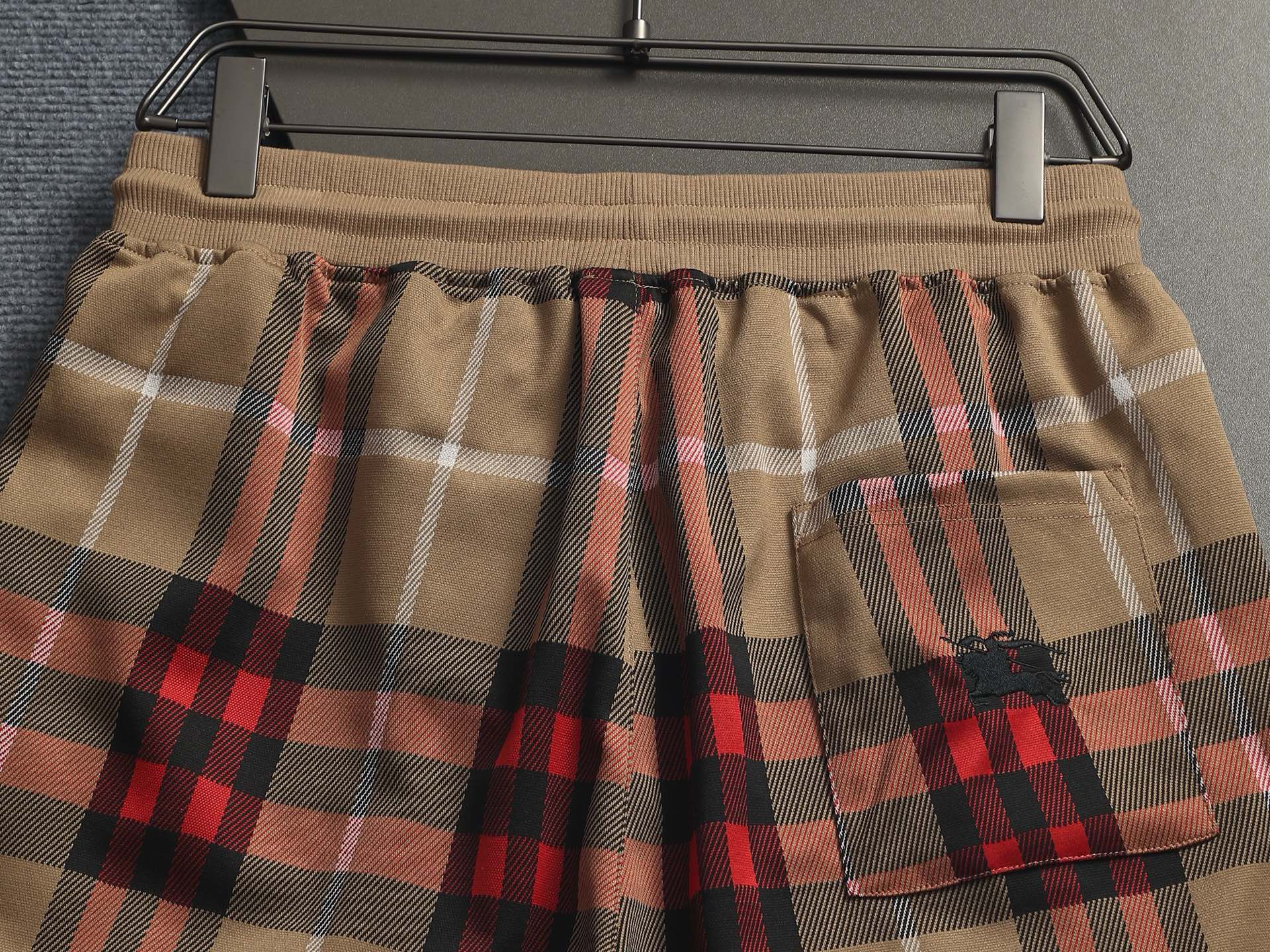 【BURBERRY】ショートパンツ