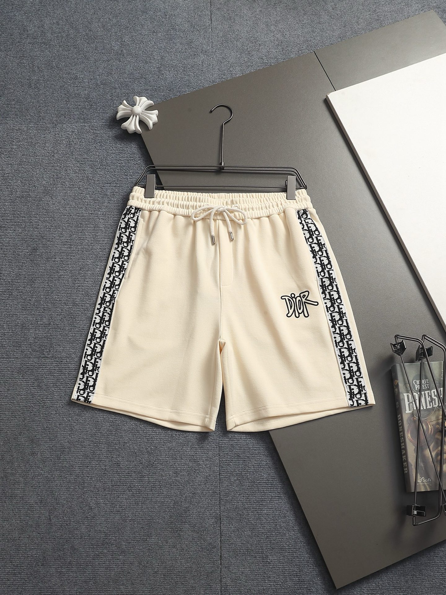 【DIOR】ショートパンツ