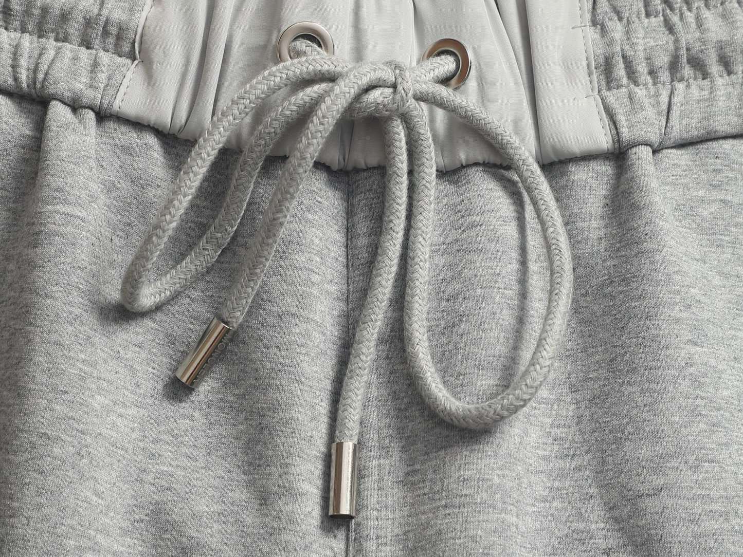 【MONCLER】ショートパンツ