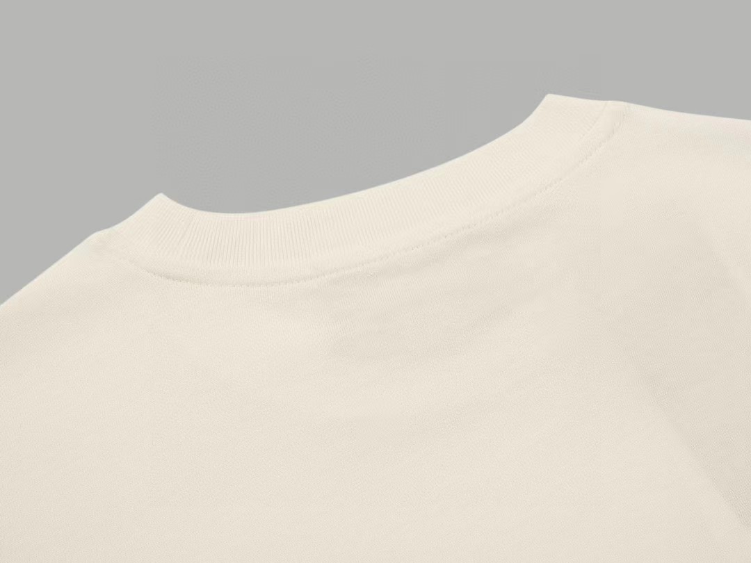 【Gucci 】（グッチ）Tシャツ 男女兼用、ご好評に付き再入荷！
