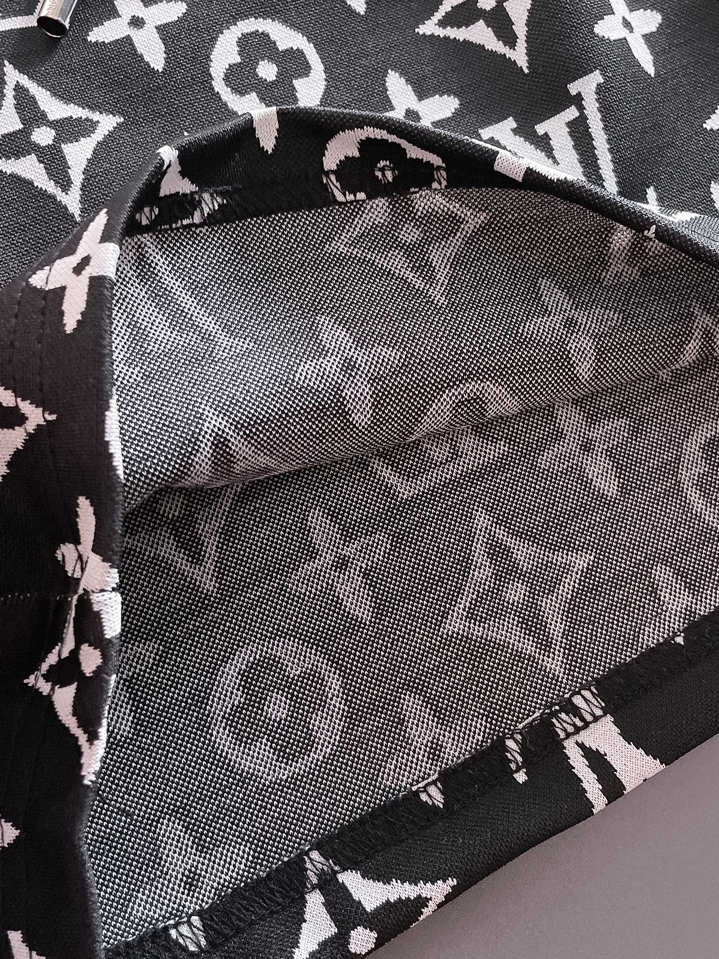 【LOUIS VUITTON】ショートパンツ