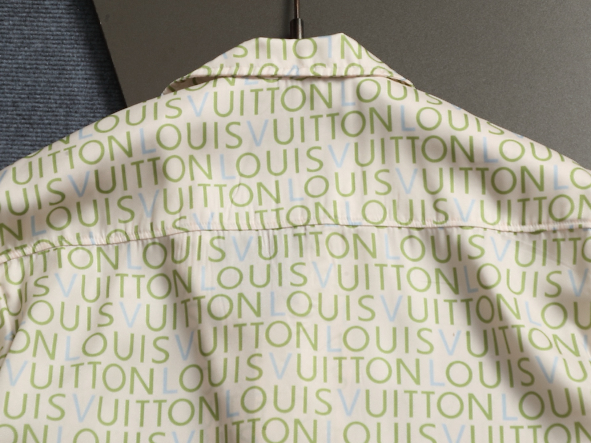 【LOUIS VUITTON】半袖シャツ