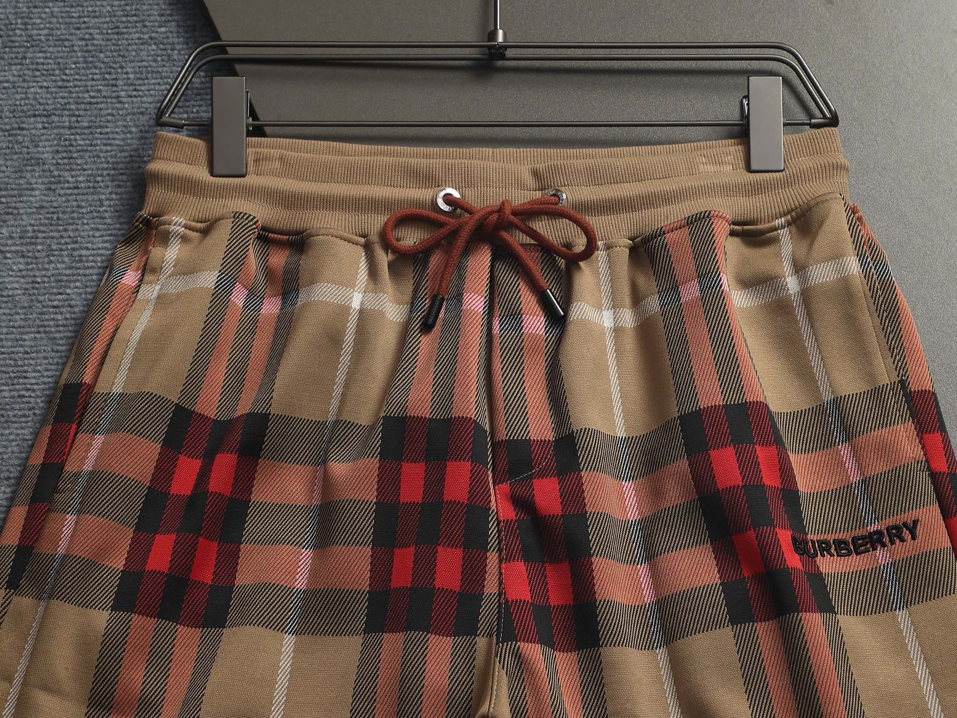 【BURBERRY】ショートパンツ
