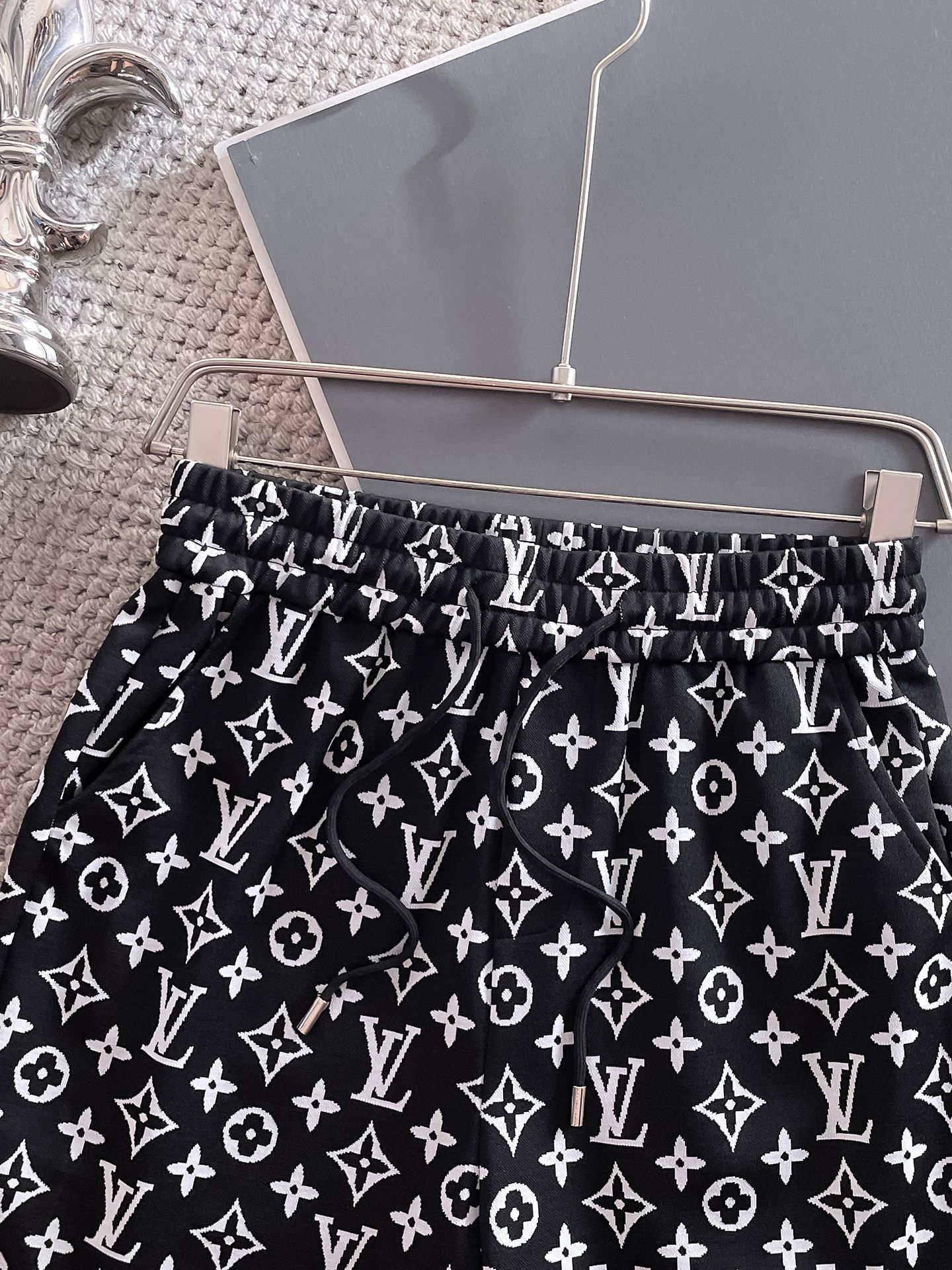 【LOUIS VUITTON】ショートパンツ