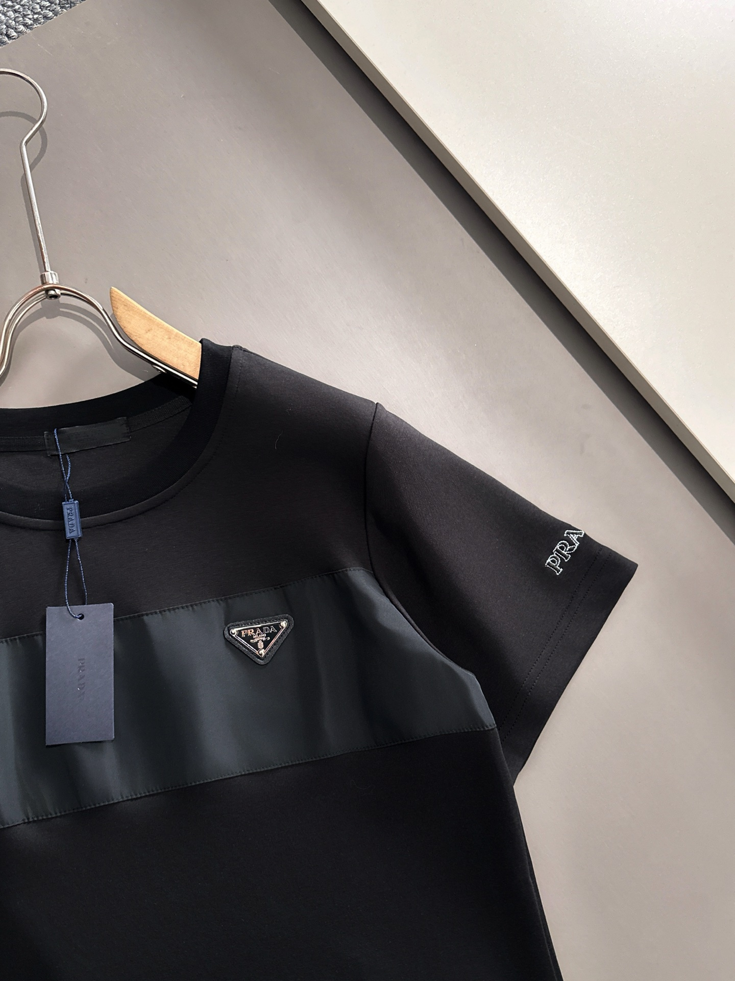 【PRADA】半袖T シャツショートパンツ セットアップ