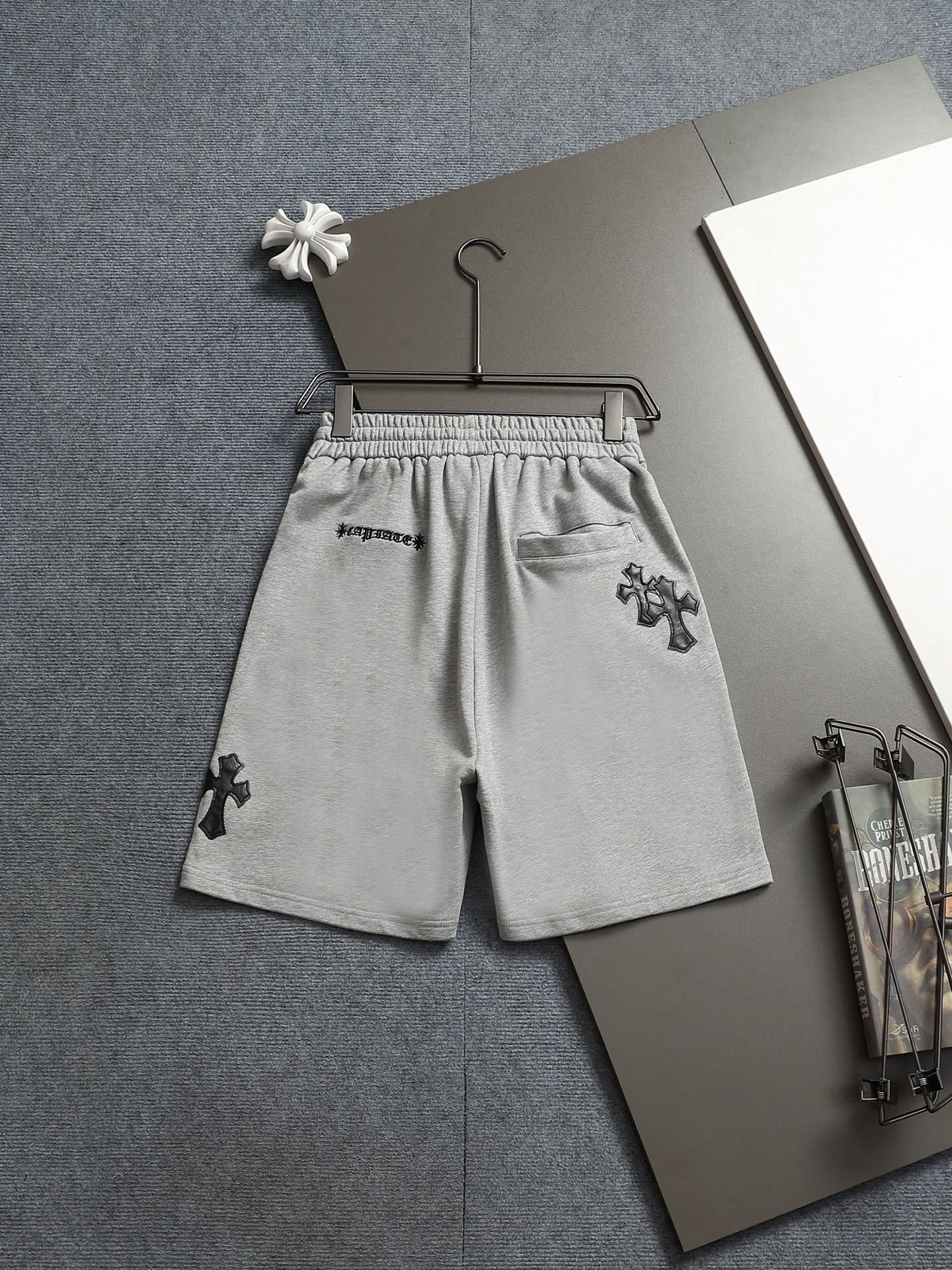 【CHROME HEARTS】ショートパンツ