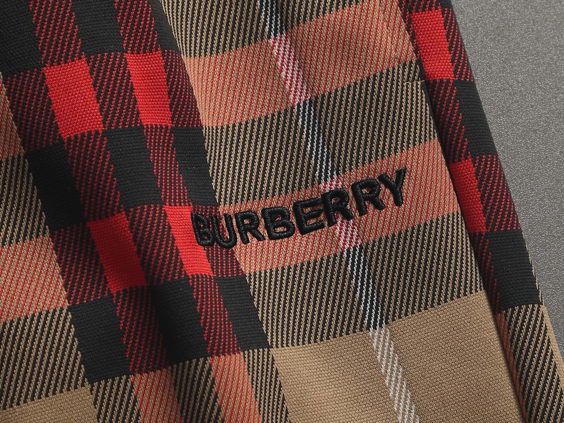 【BURBERRY】ショートパンツ