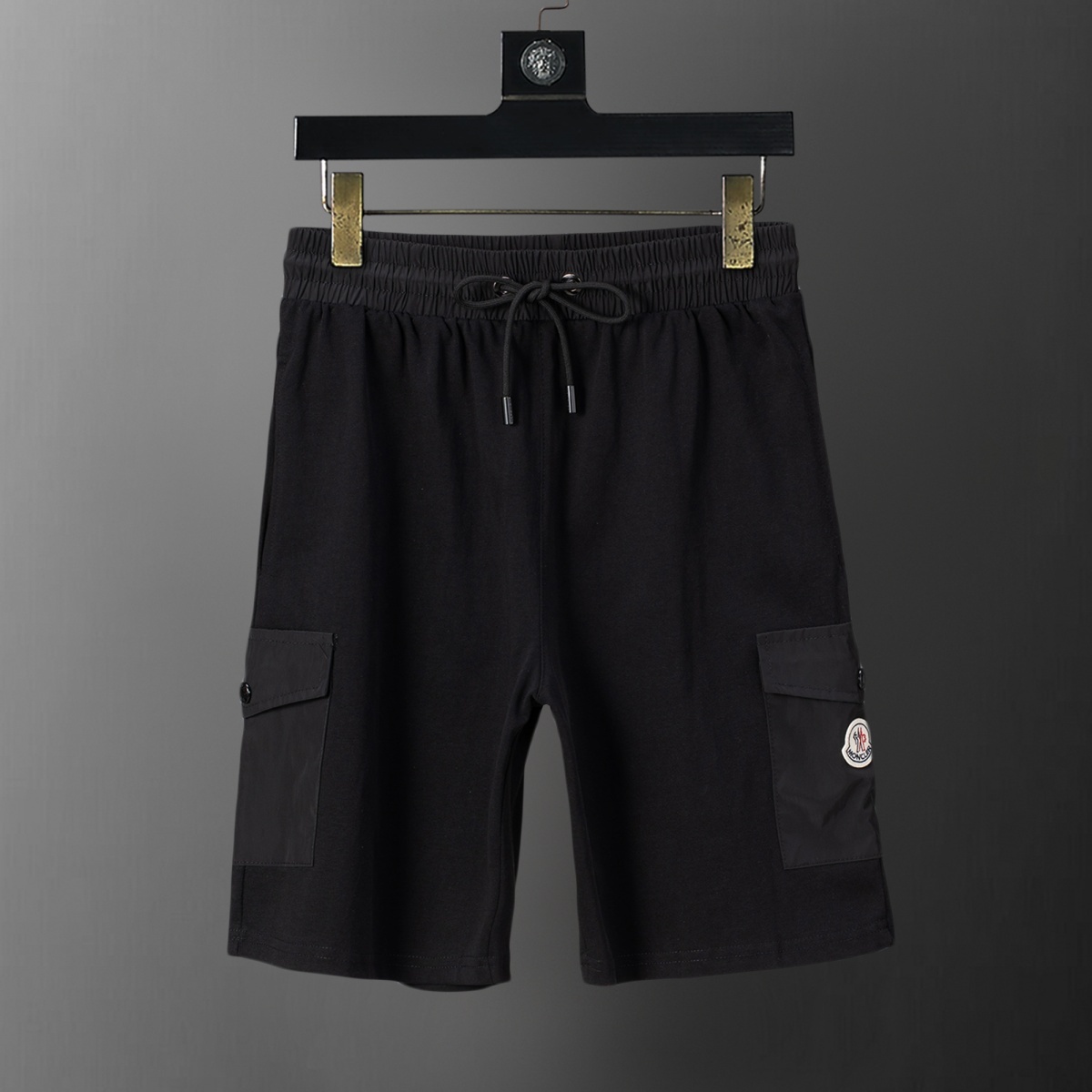 【MONCLER】ショートパンツ