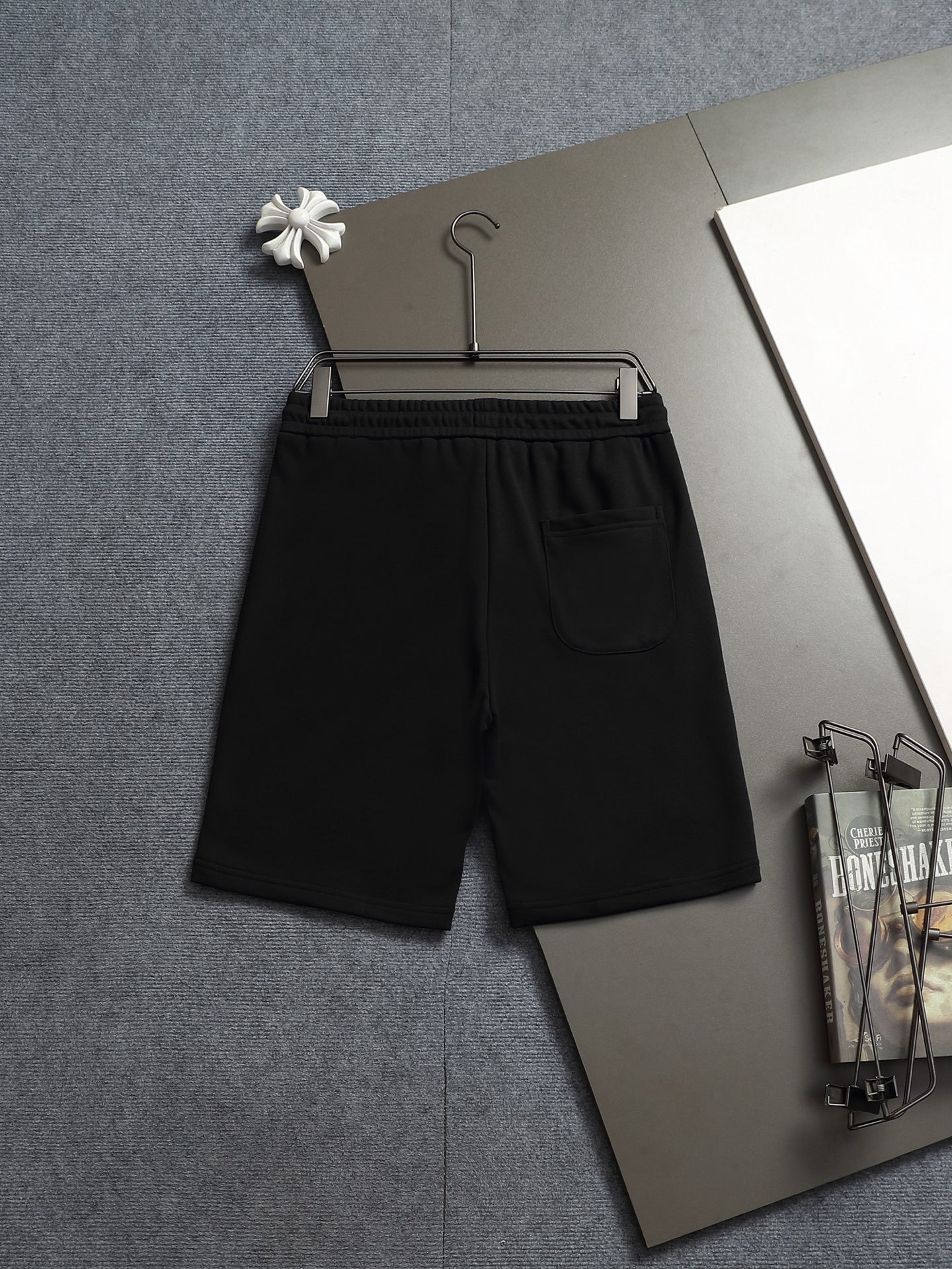 【CHROME HEARTS】ショートパンツ