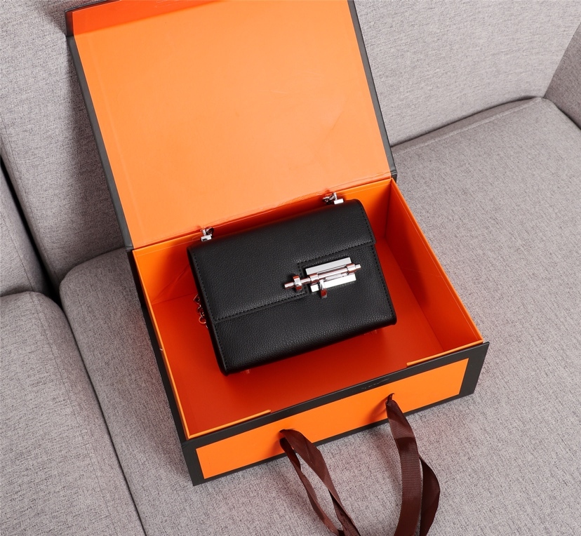 HERMES☆バッグ《ヴェルー》チェーン ミニ ポシェット カーフ 黒
