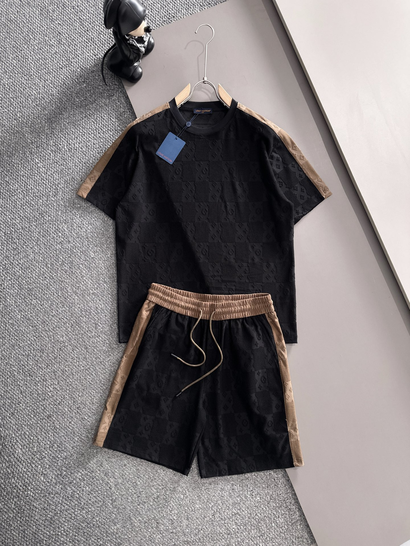 【LOUIS VUITTON】半袖T シャツショートパンツ セットアップ