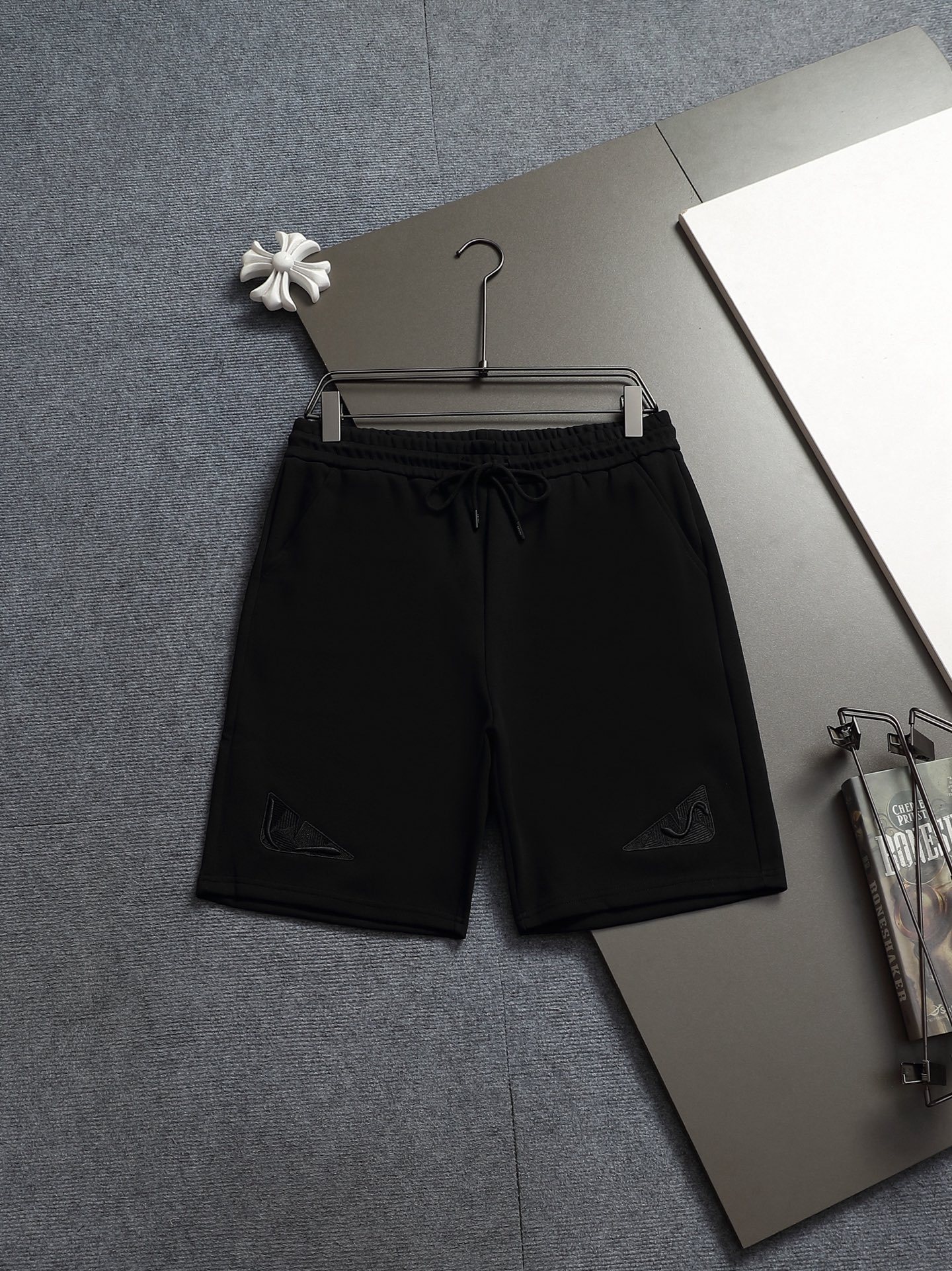 【FENDI】ショートパンツ