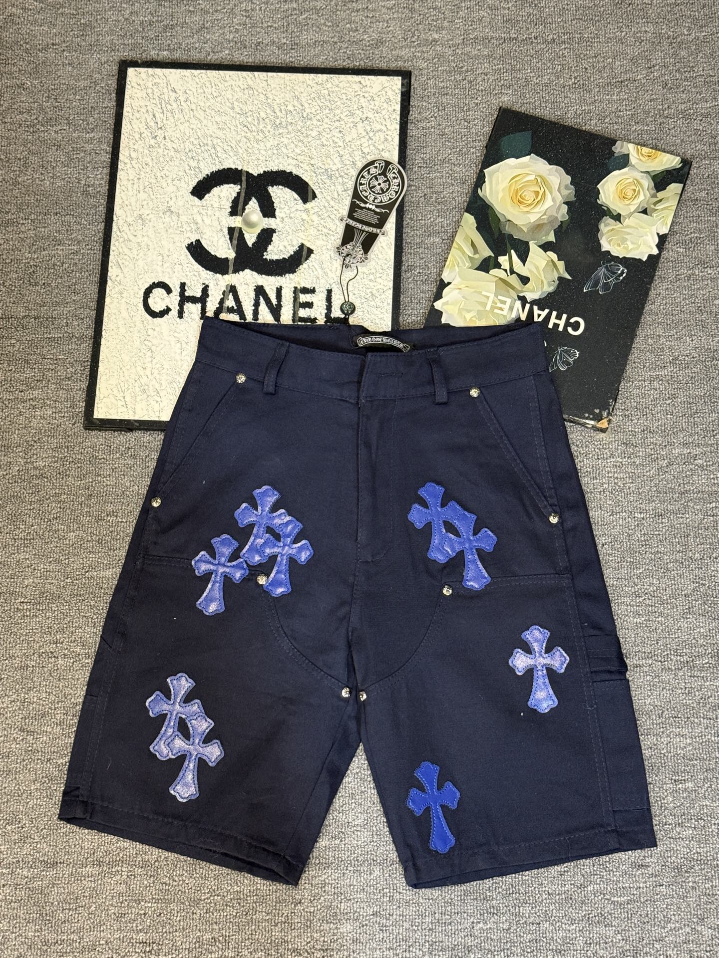 【CHROME HEARTS】ショートパンツ