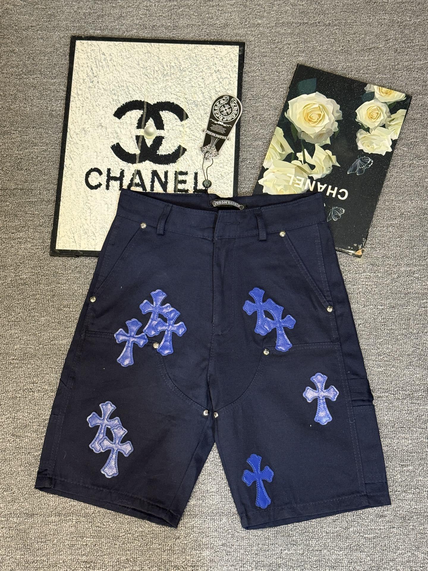 【CHROME HEARTS】ショートパンツ