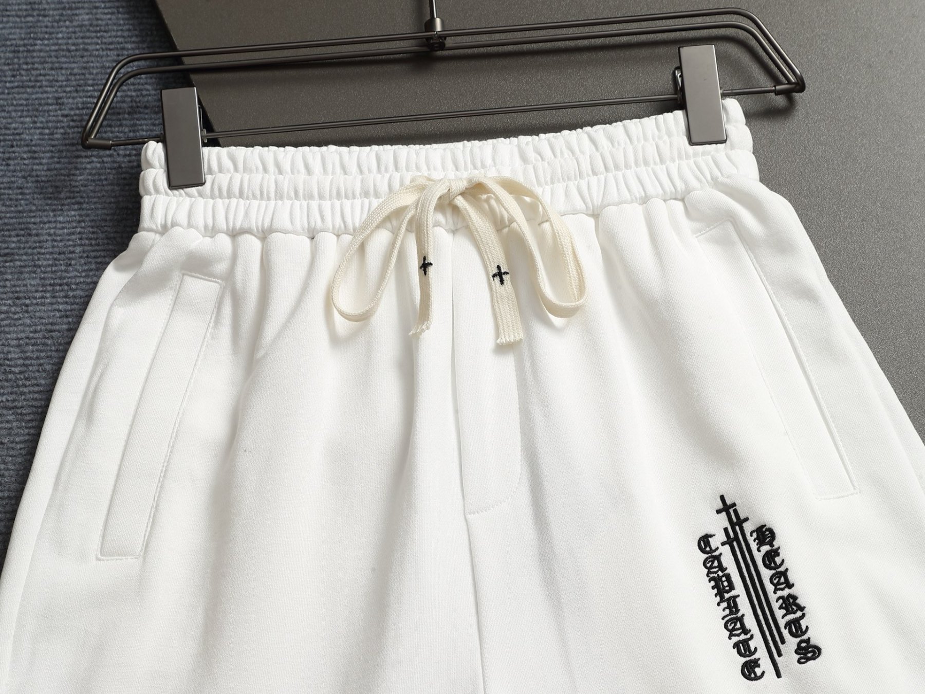 【CHROME HEARTS】ショートパンツ