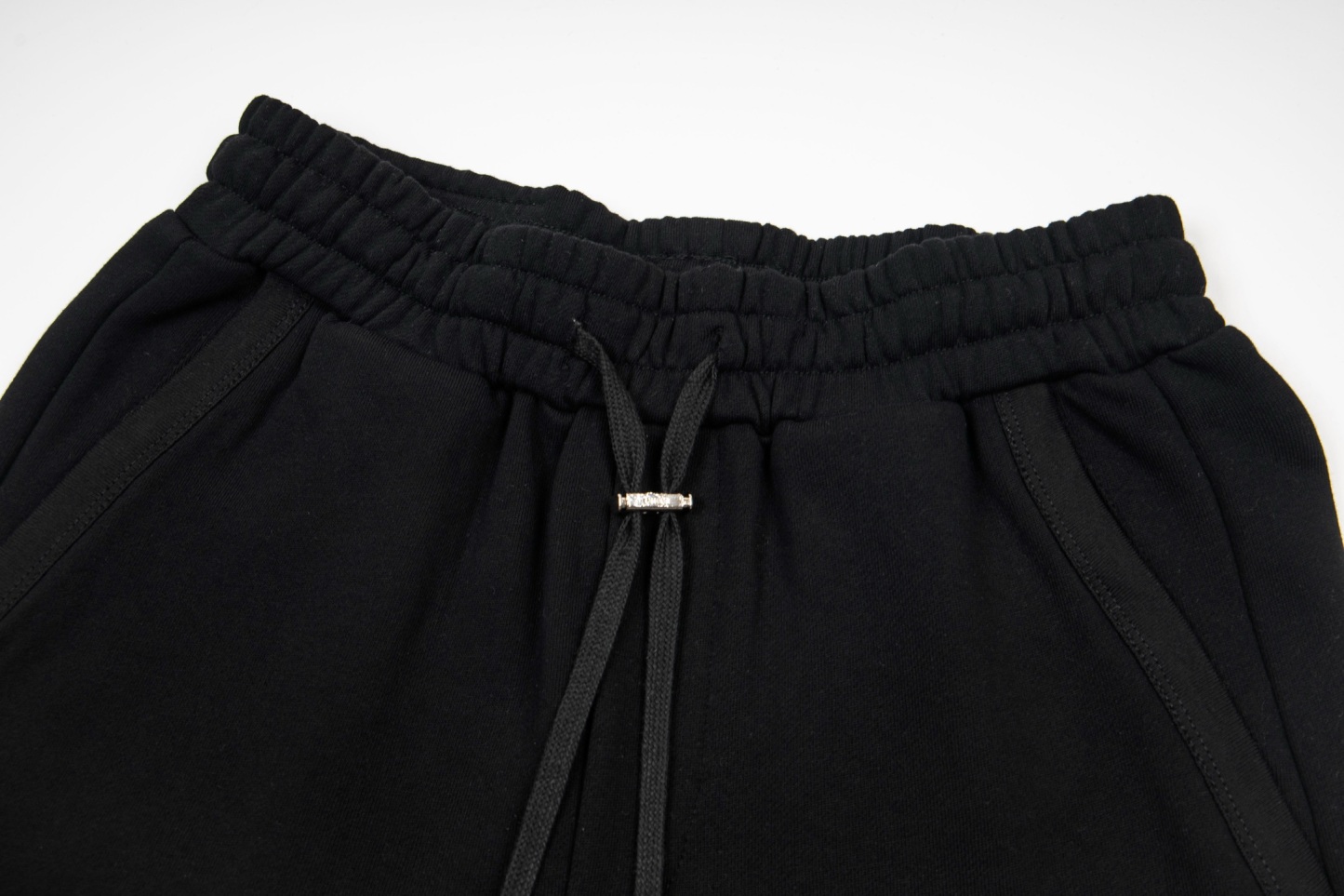 【AMIRI】ショートパンツ
