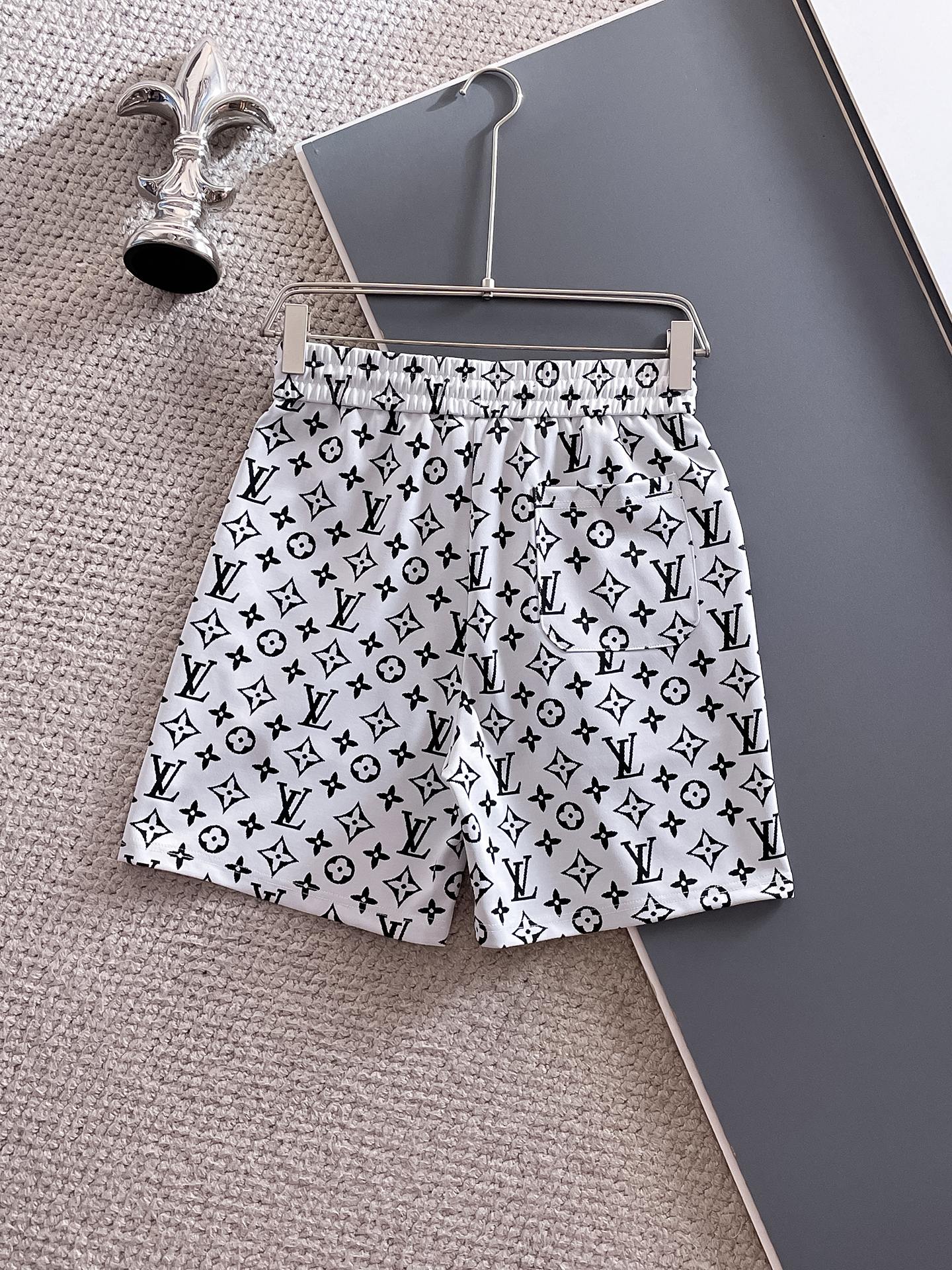【LOUIS VUITTON】ショートパンツ