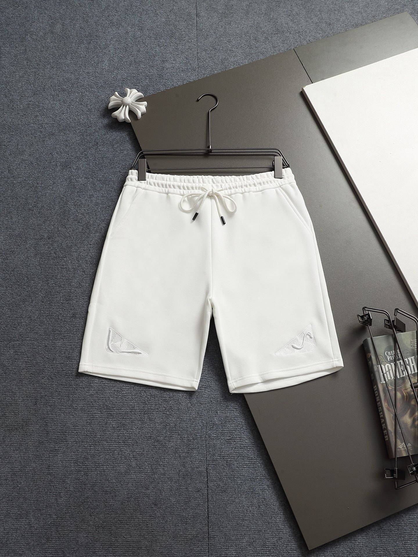 【FENDI】ショートパンツ