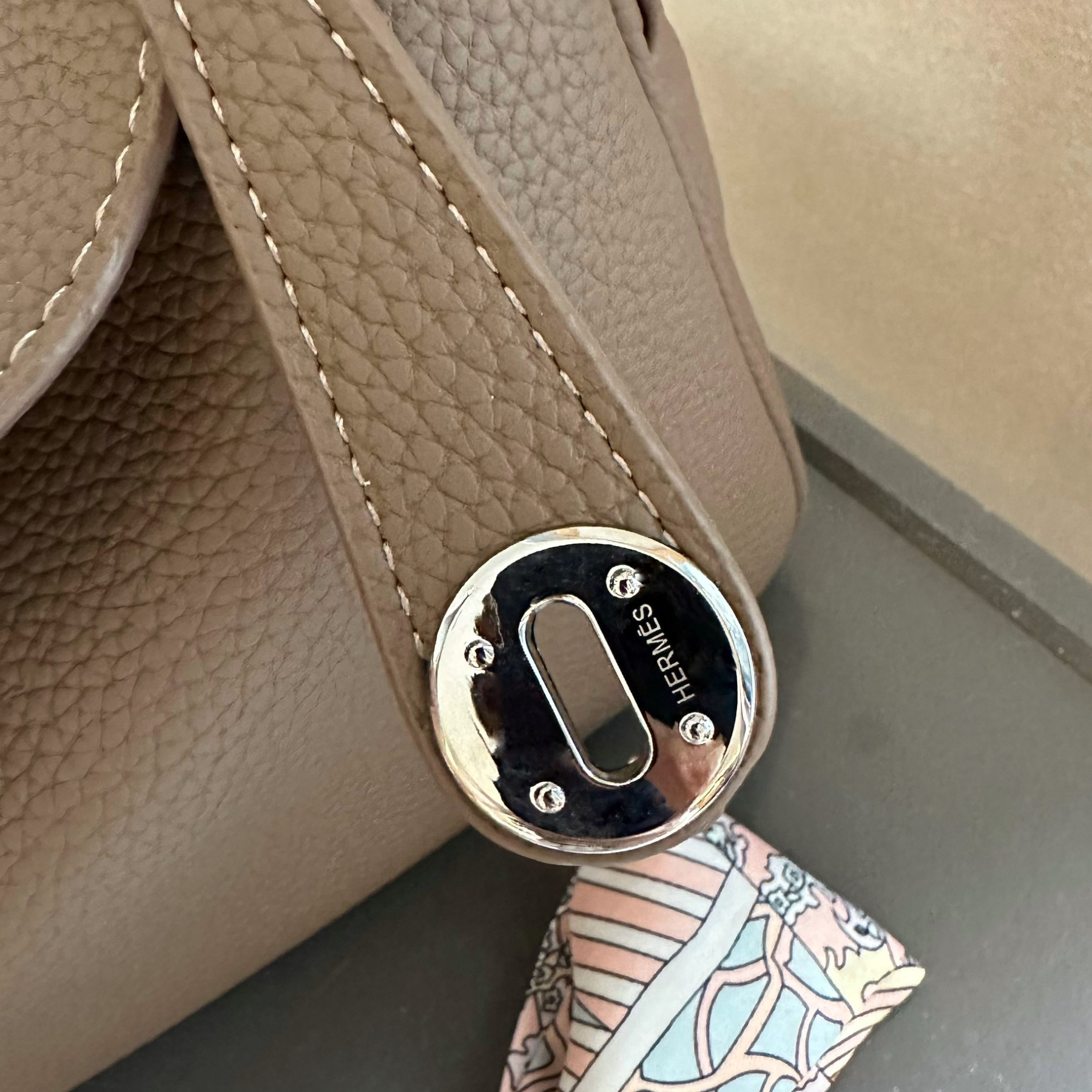 《上品★》【HERMES】リンディ26ハンドバッグ(エトゥープ)