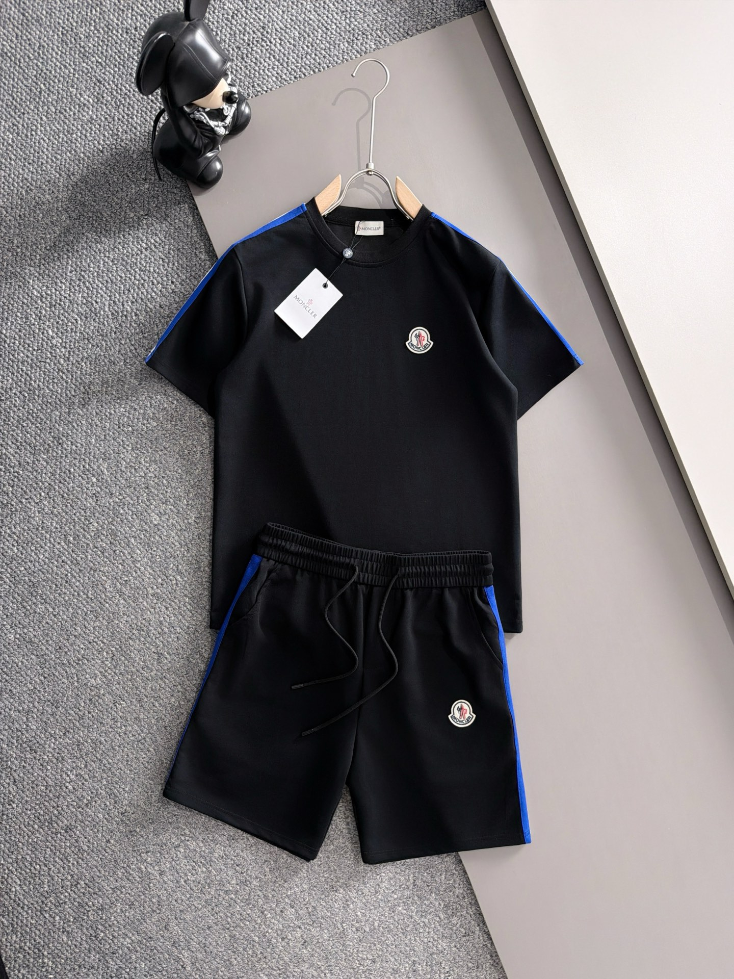 【MONCLER】半袖T シャツショートパンツ セットアップ